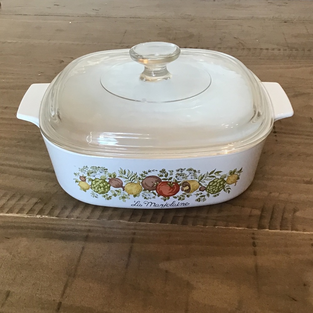 Vintage Corning Ware casserole dish in the "La Marjolaine" pattern. 2 qt